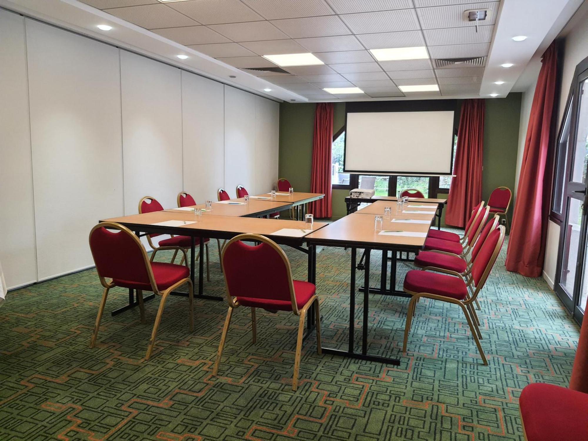 Ibis Styles Lisieux Normandie Exterior photo